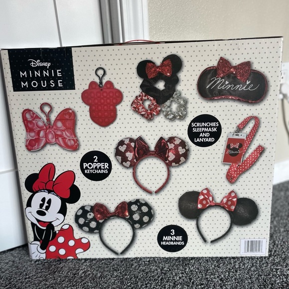Disney Minnie Mouse Deluxe Accessory Set - Picture 6 of 7